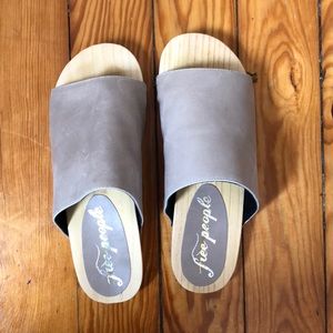OFFERS WELCOMED! Free people Slide on Sandals